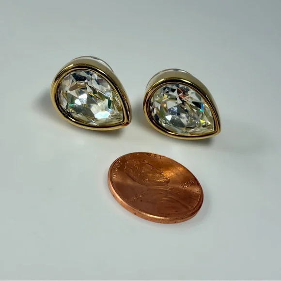 Vintage Swarovski Signed S.A.L Teardrop Crystal Gold-Tone Stud Earrings - Picture 9 of 10